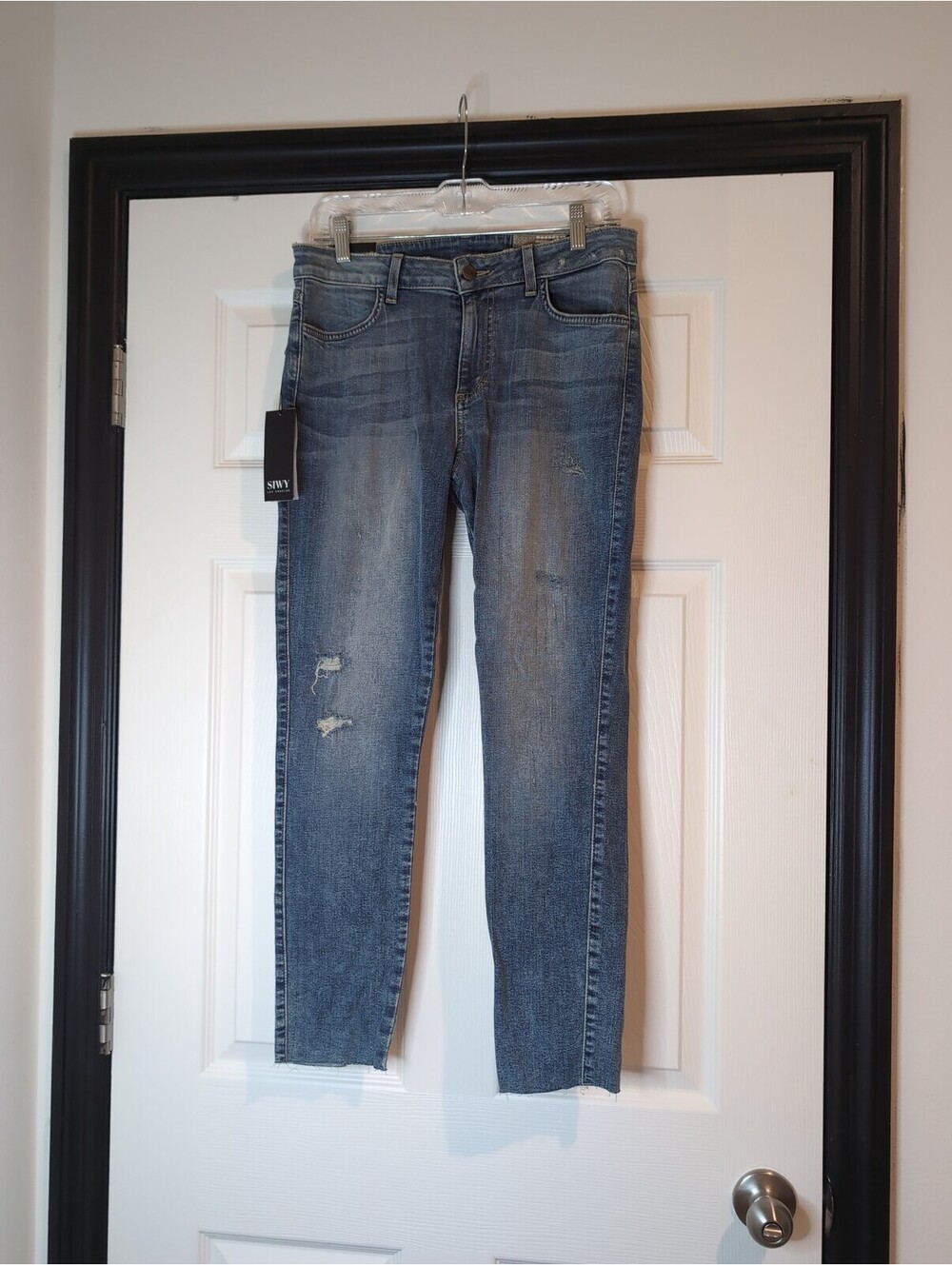 Size 30 NWT women's SIWY distressed denim jeans